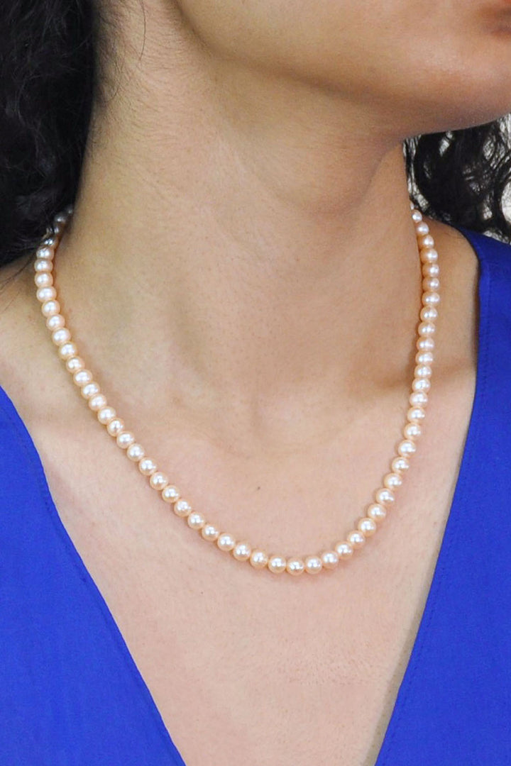 Sivalya Blush Pearls Oval Clasp Necklace