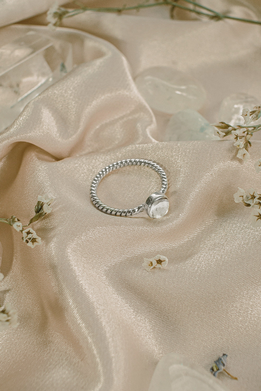 Sivalya Quartz Crystal Solitaire Ring - Bijoux