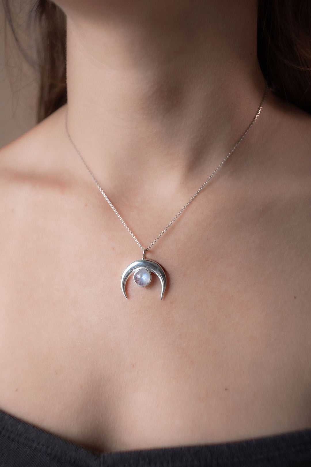 Sivalya Moonstone Silver Necklace - Crescent Moon
