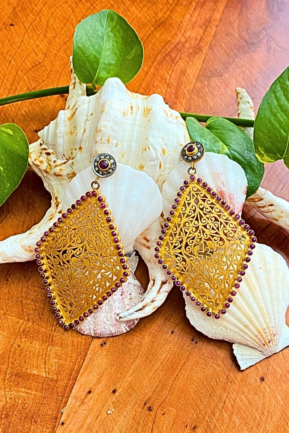 Palazzo Ruby and Diamonds Gold Filigree Earrings | Sivalya