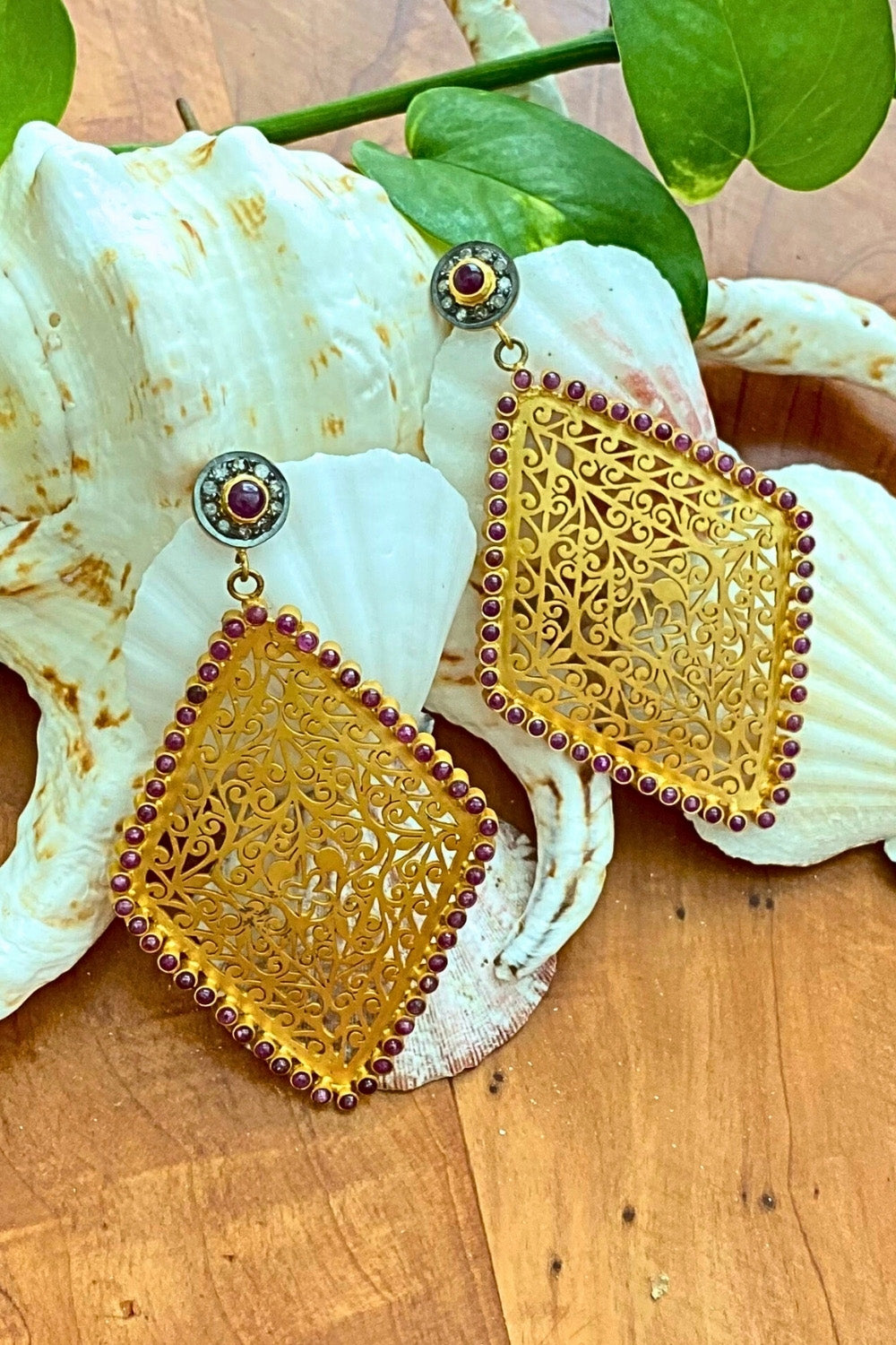 Palazzo Ruby and Diamonds Gold Filigree Earrings | Sivalya