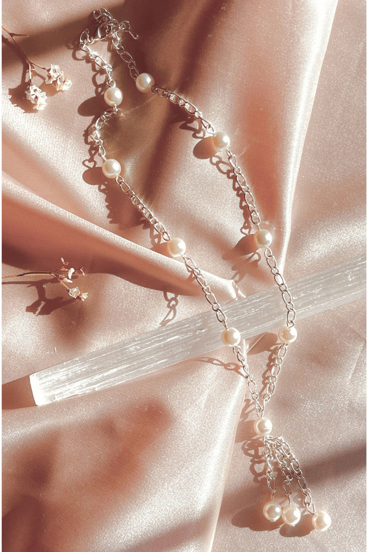 Ellis Pearl Necklace and Earrings Set