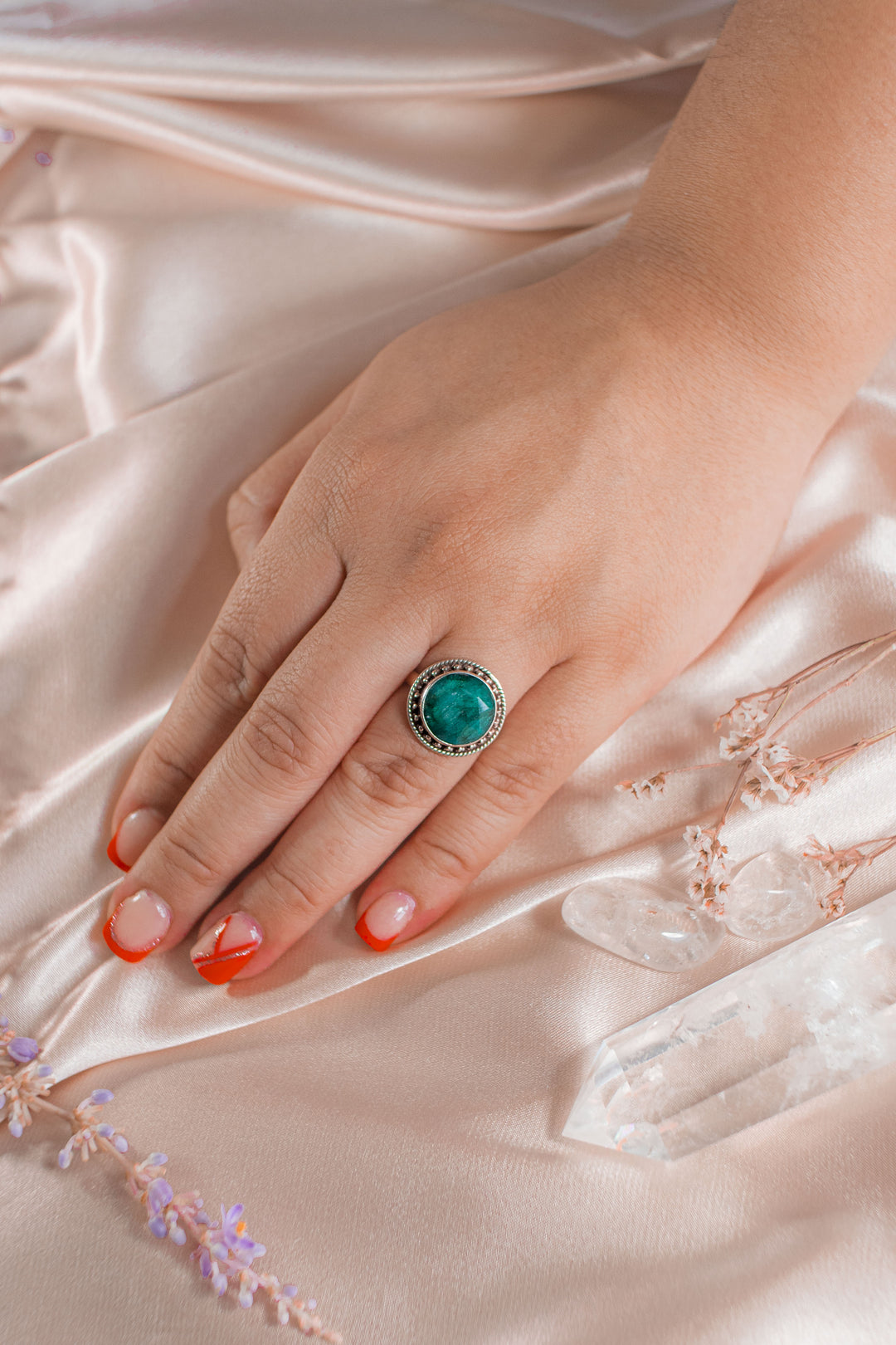 Sivalya Raw Emerald Silver Ring - Aurora
