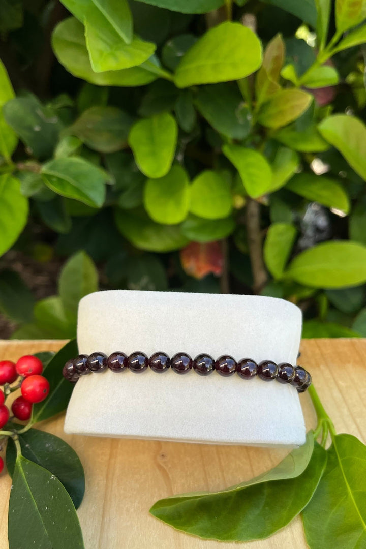 Sivalya Garnet Gemstone Beaded Bracelet
