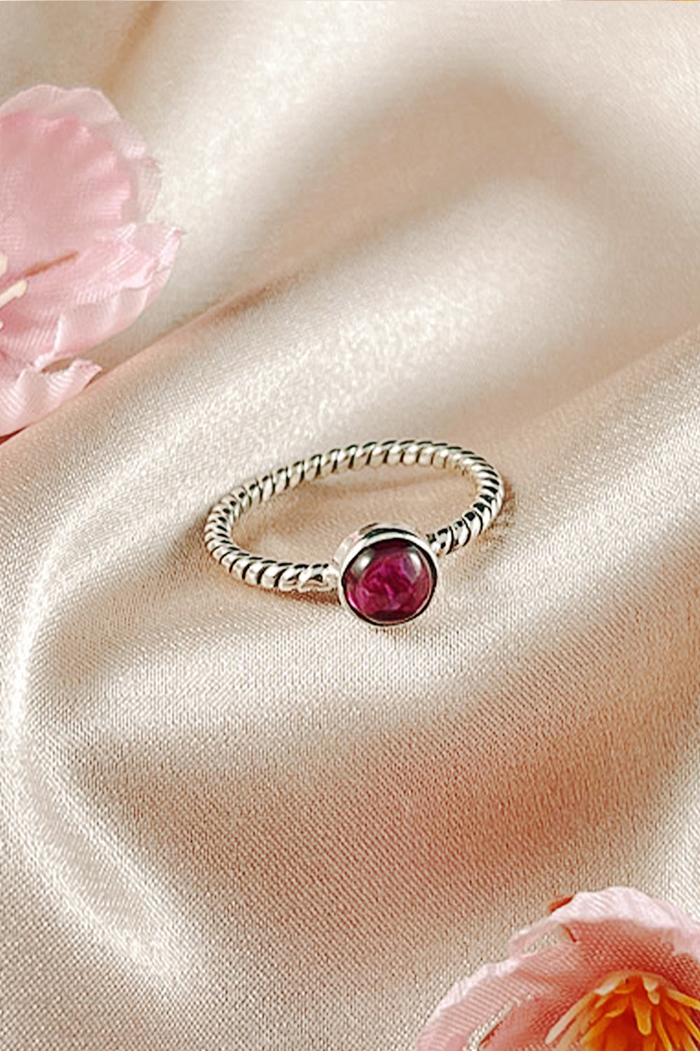 Sivalya Garnet Solitaire Ring - Bijoux