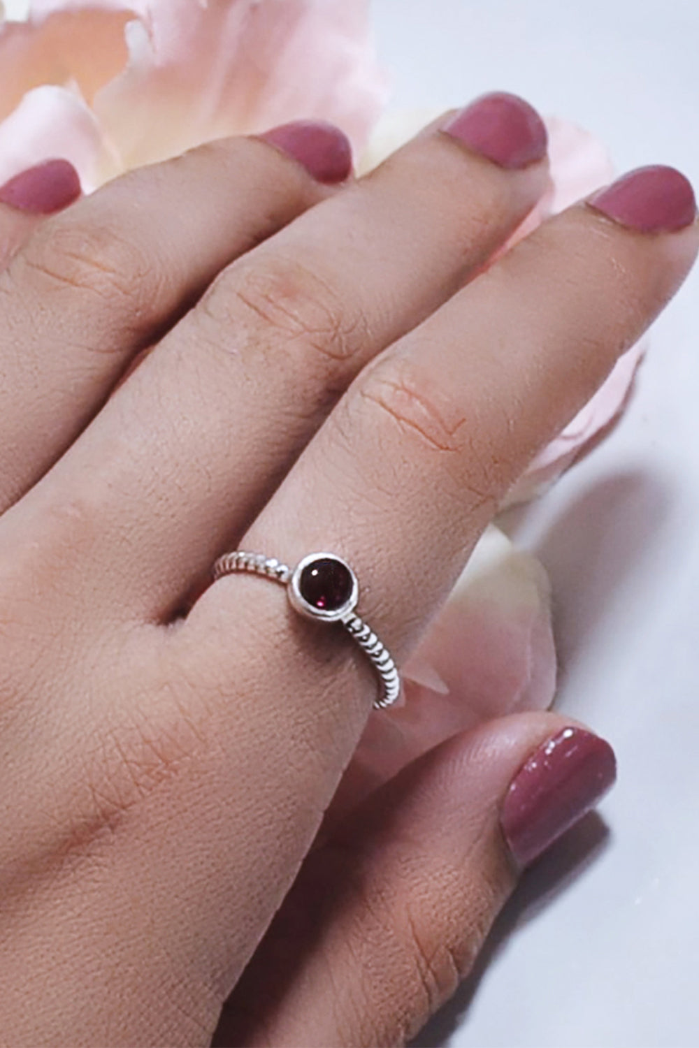 Sivalya Garnet Solitaire Ring - Bijoux