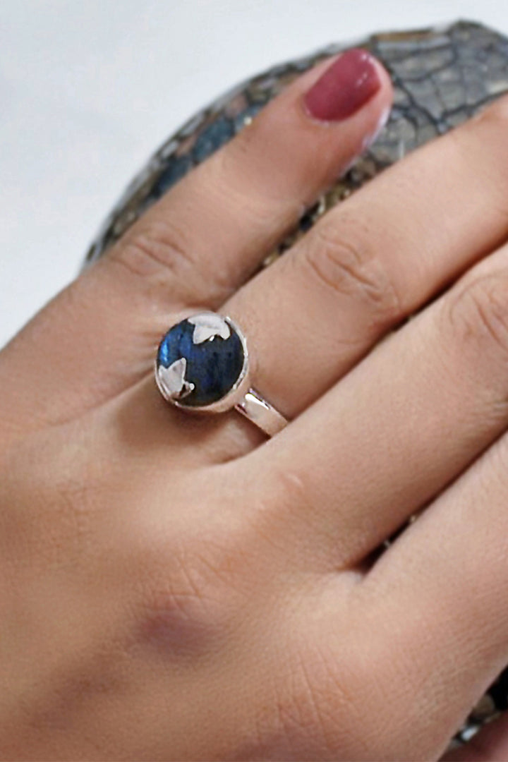 Sivalya Labradorite Cabochon Ring - Spellbinder