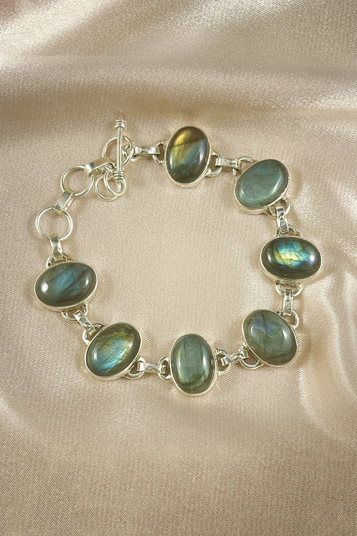 Sivalya Labradorite Silver Bracelet - Splendor
