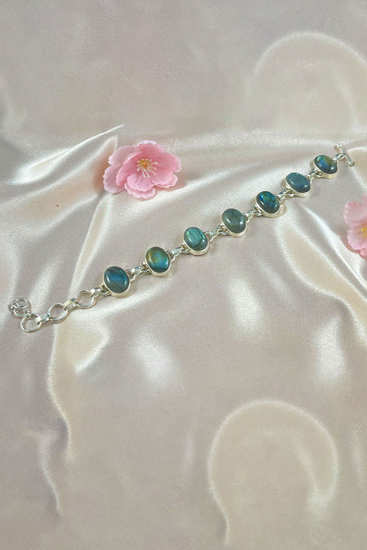 Sivalya Labradorite Silver Bracelet - Splendor