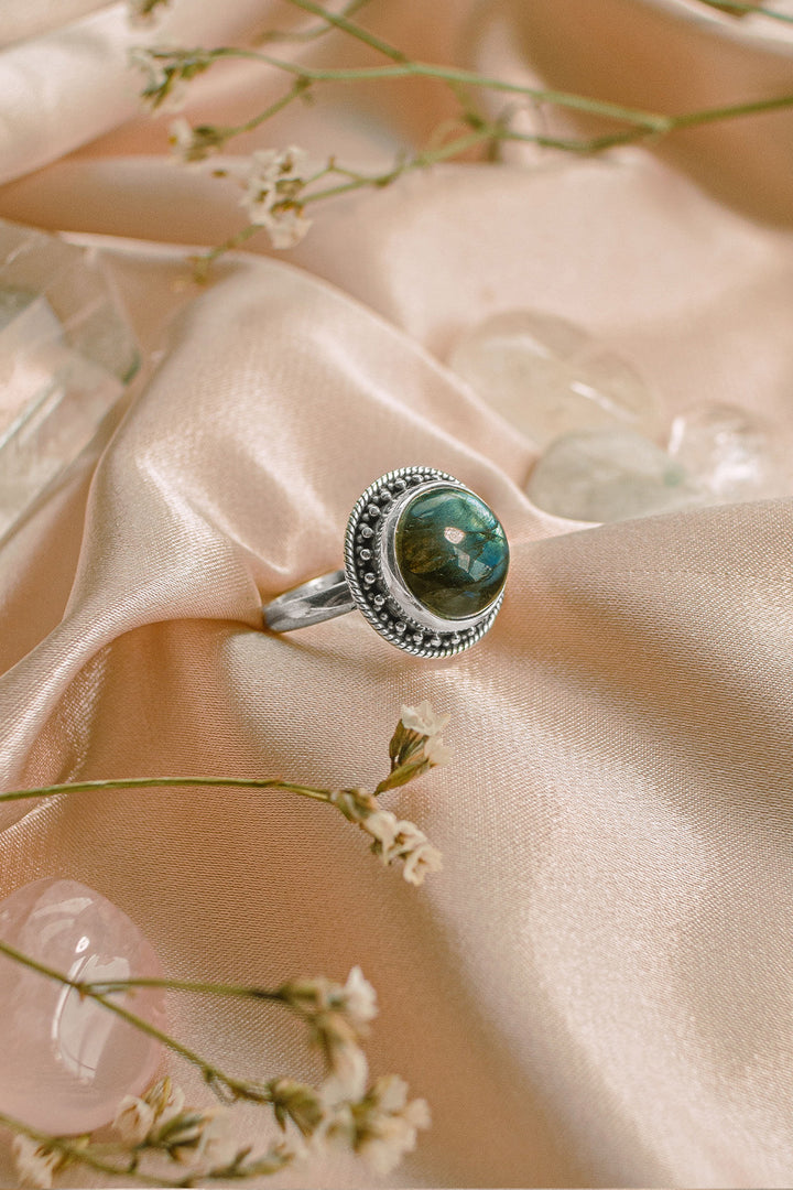 Sivalya Labradorite Silver Ring - Aurora