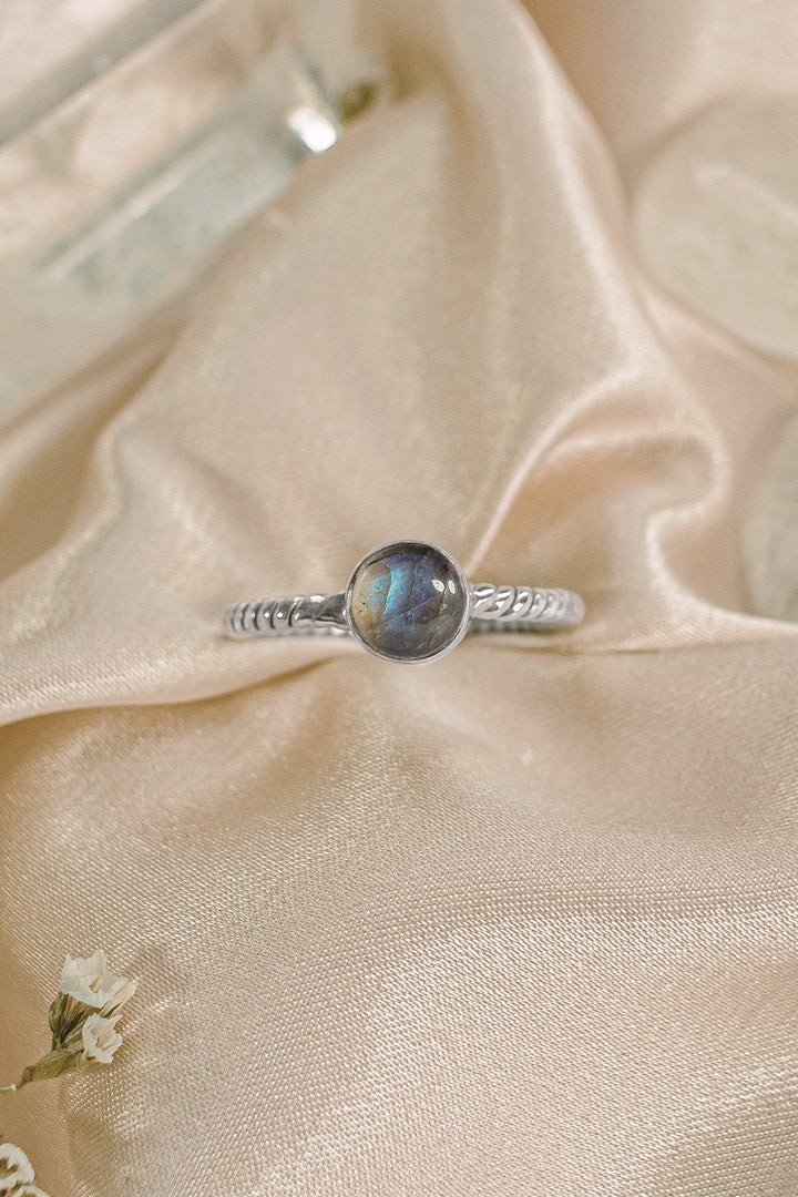 Sivalya Labradorite Solitaire Ring - Bijoux