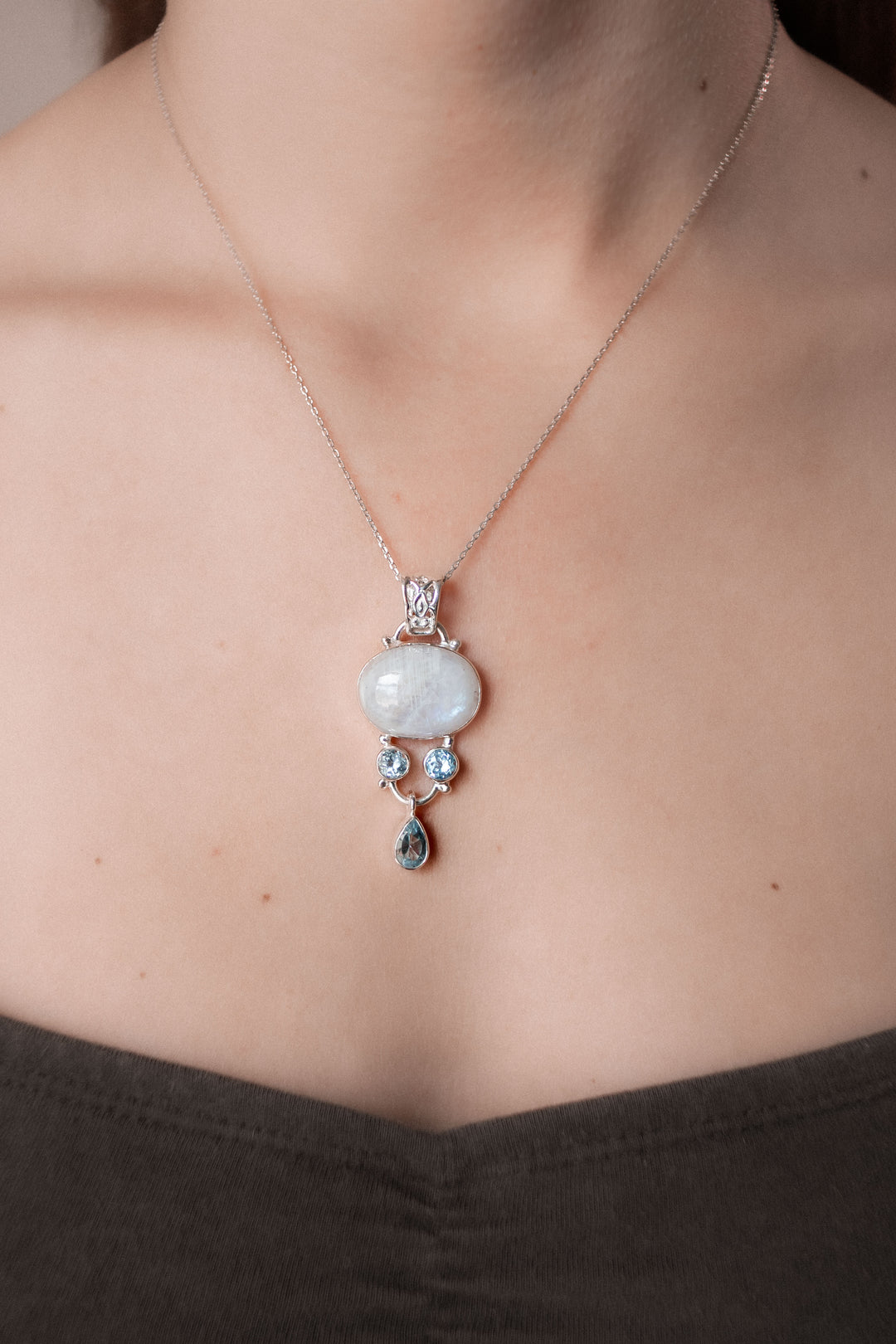 Sivalya Moonstone Silver Necklace - Mindfulness