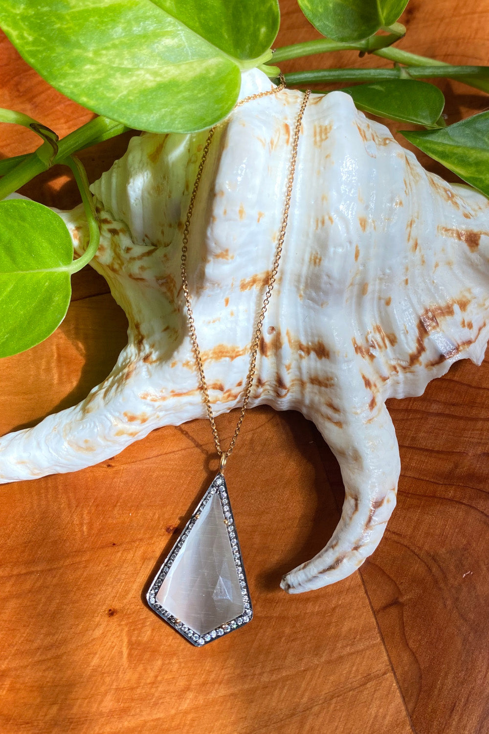 Moonstone and Polki Diamond Pendant Necklace Gold | Sivalya