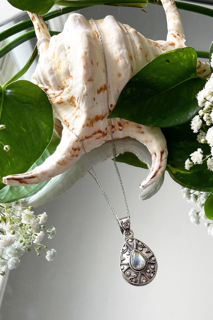 Sivalya Moonstone Silver Necklace - Desert Muse