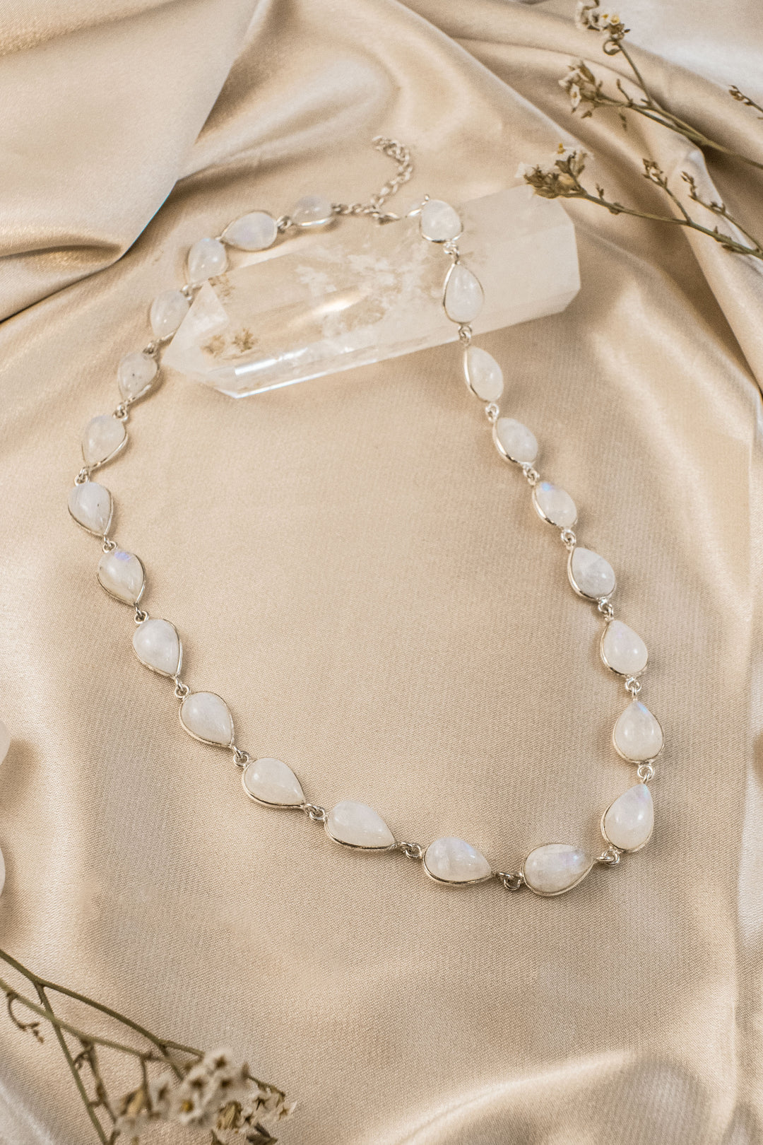 Sivalya Moonstone Silver Necklace - Dew Drops