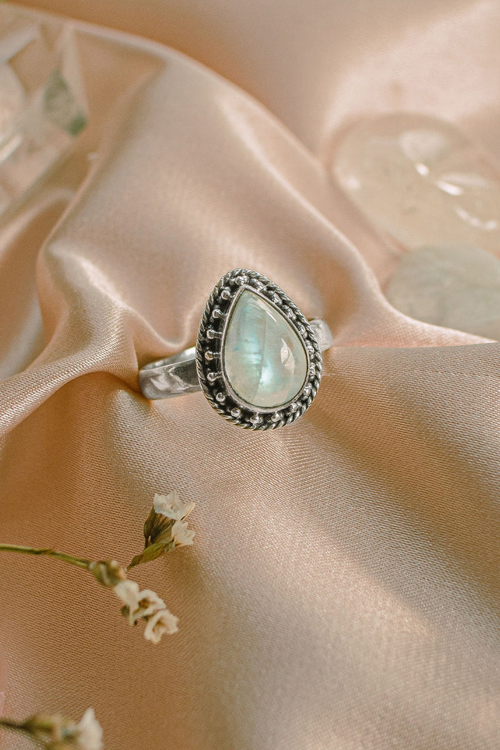 Sivalya Moonstone Silver Ring - Amalfi