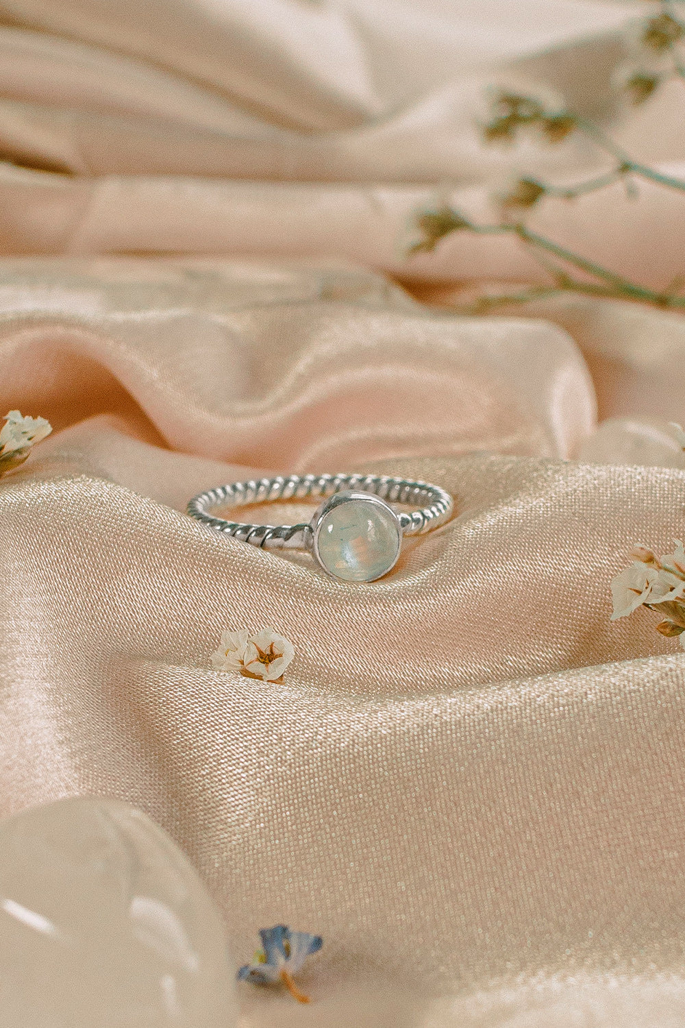 Sivalya Moonstone Solitaire Ring - Bijoux