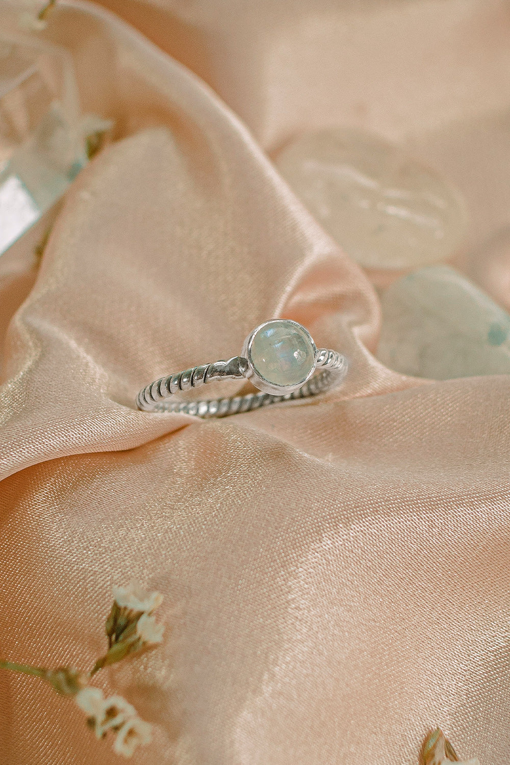 Sivalya Moonstone Solitaire Ring - Bijoux