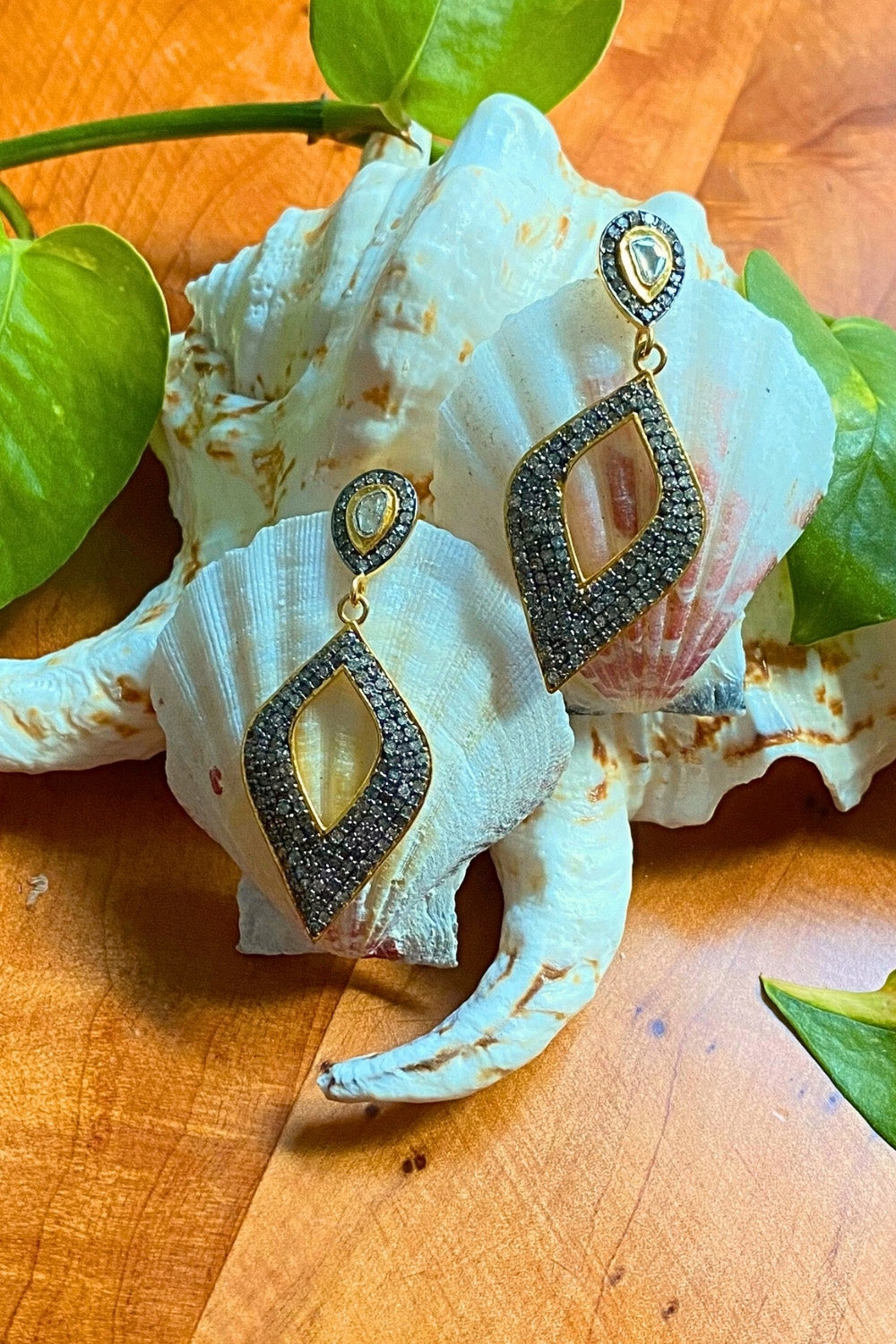 Mystic Elegance Pave Diamonds Earrings Gold | Sivalya