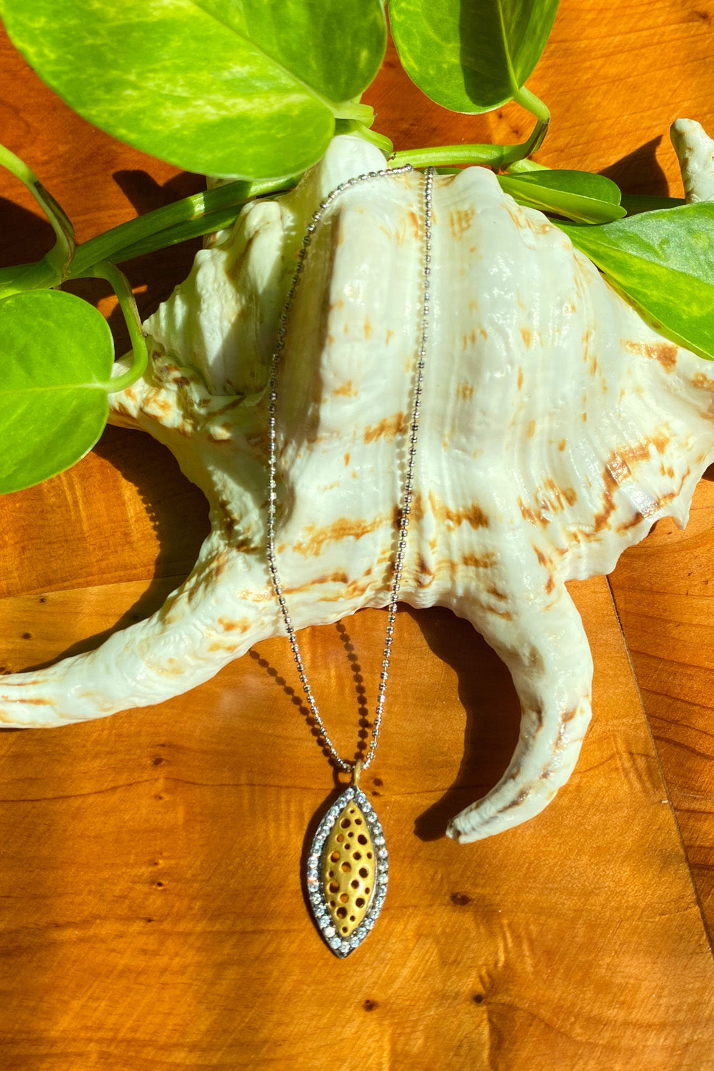 Golden Drop Two-Tone Gold Pendant Necklace with Polki Diamonds | Sivalya