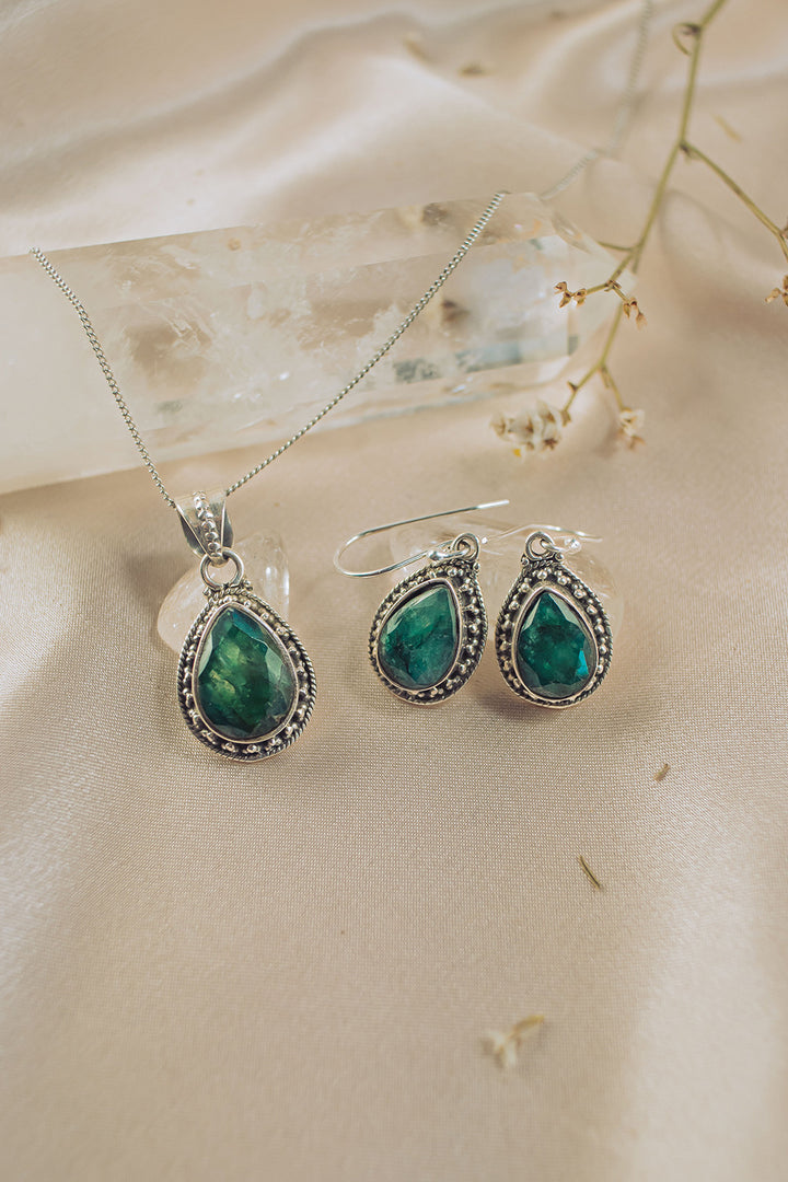 Sivalya Raw Emerald Necklace and Earrings Set Sterling Silver - Amalfi