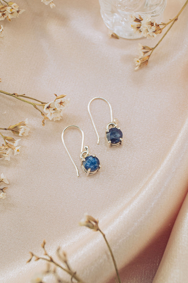 Sivalya Raw Sapphire Earrings - Venus