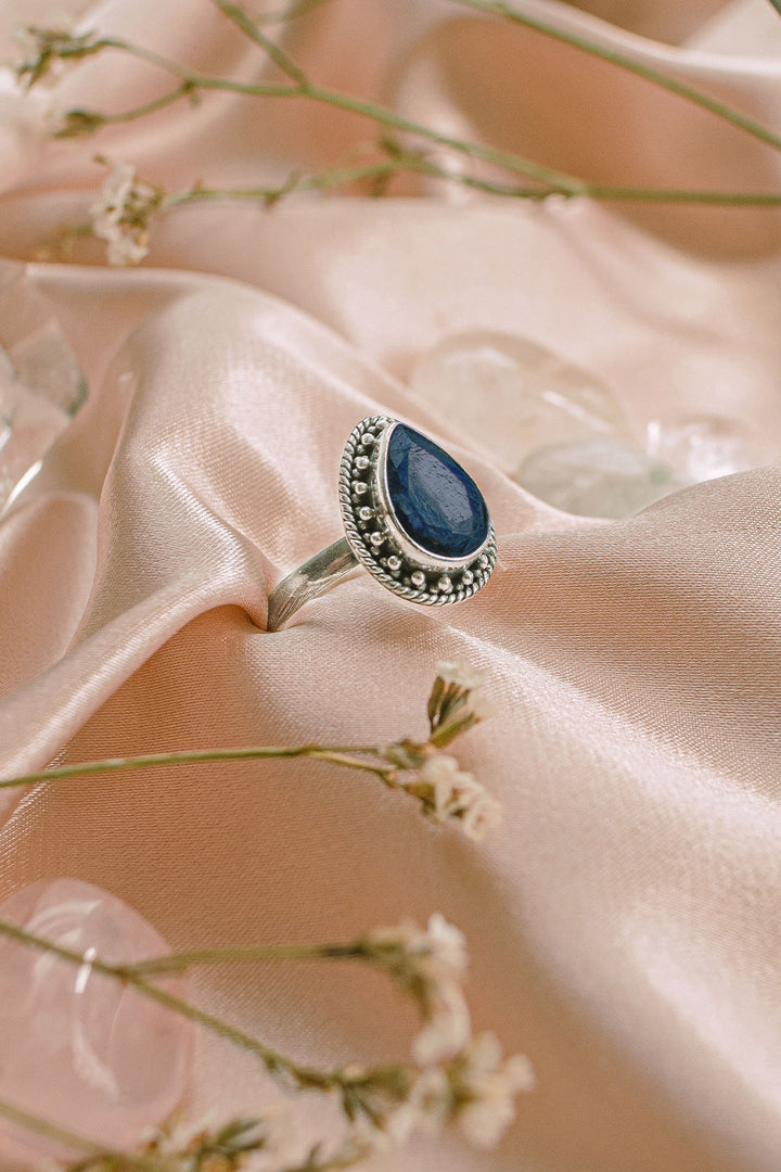 Sivalya Raw Sapphire Silver Ring - Amalfi