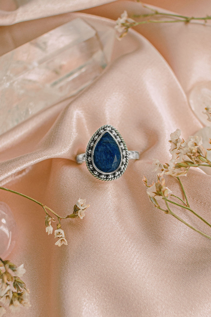 Sivalya Raw Sapphire Silver Ring - Amalfi