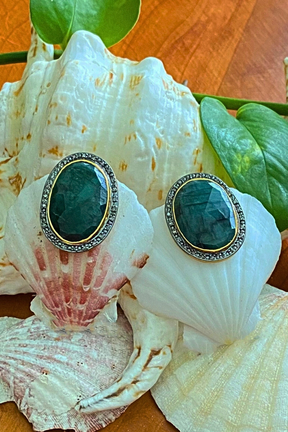 Divine Spark Emerald and Diamond Gold Stud Earrings | Sivalya