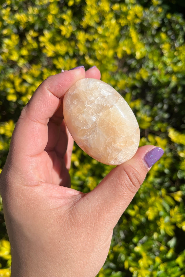 Stilbite Palm Stone