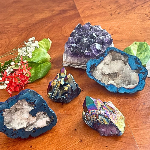 Crystal Caves & Geodes