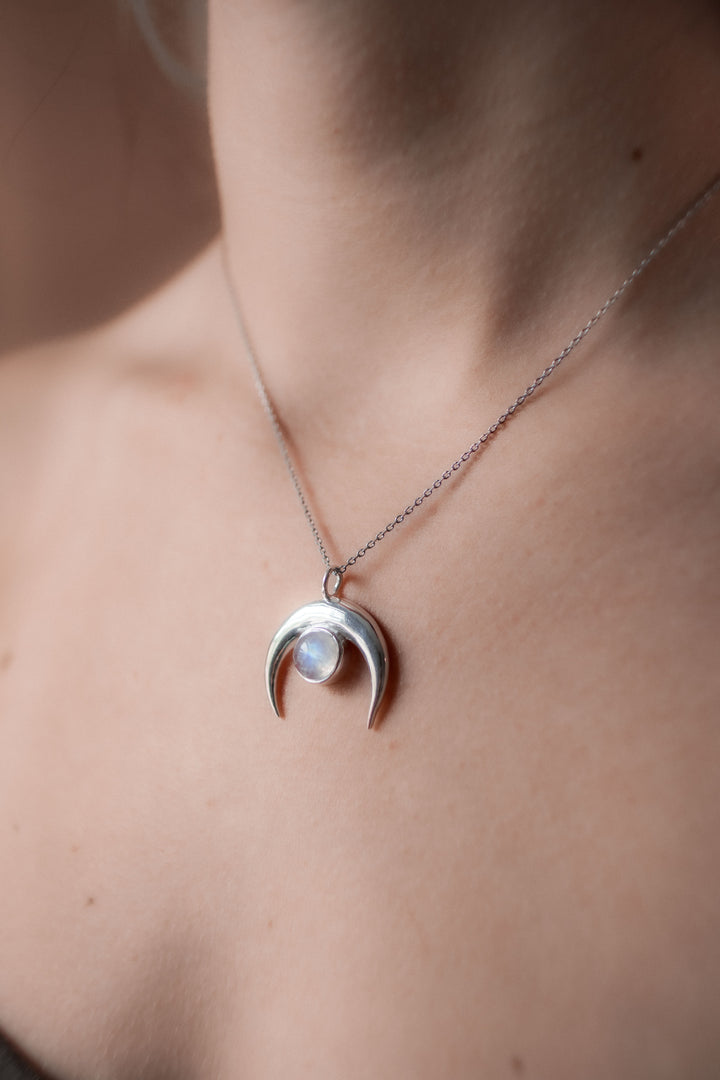 Sivalya Moonstone Silver Necklace - Crescent Moon