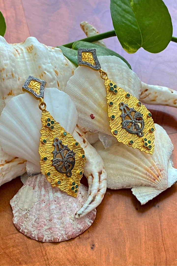 Sweet Serenity Emerald and Diamonds Earrings Gold | Sivalya