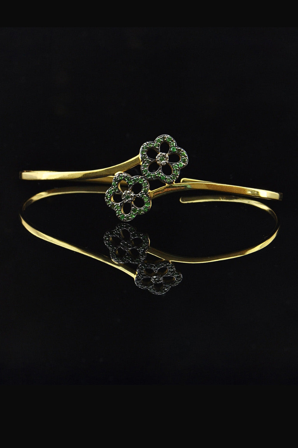 Diamond and Emerald Palm Cuff Hand Bracelet Gold | Sivalya