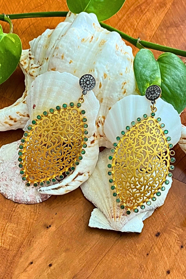 Marrakesh Emerald and Diamonds Gold Filigree Dangle Earrings | Sivalya