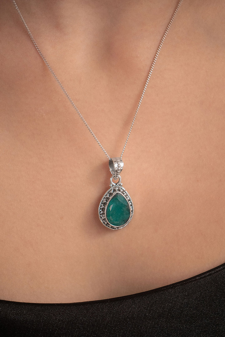 Sivalya Raw Emerald Necklace and Earrings Set Sterling Silver - Amalfi