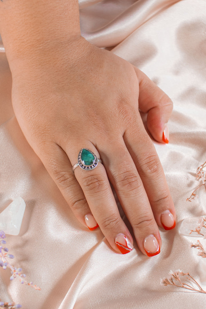 Sivalya Raw Emerald Silver Ring - Amalfi