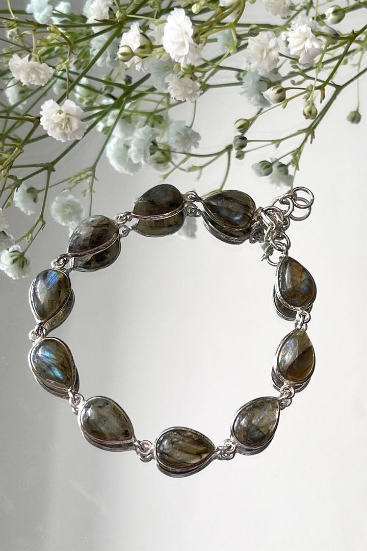 Sivalya Labradorite Silver Bracelet - Dew Drops