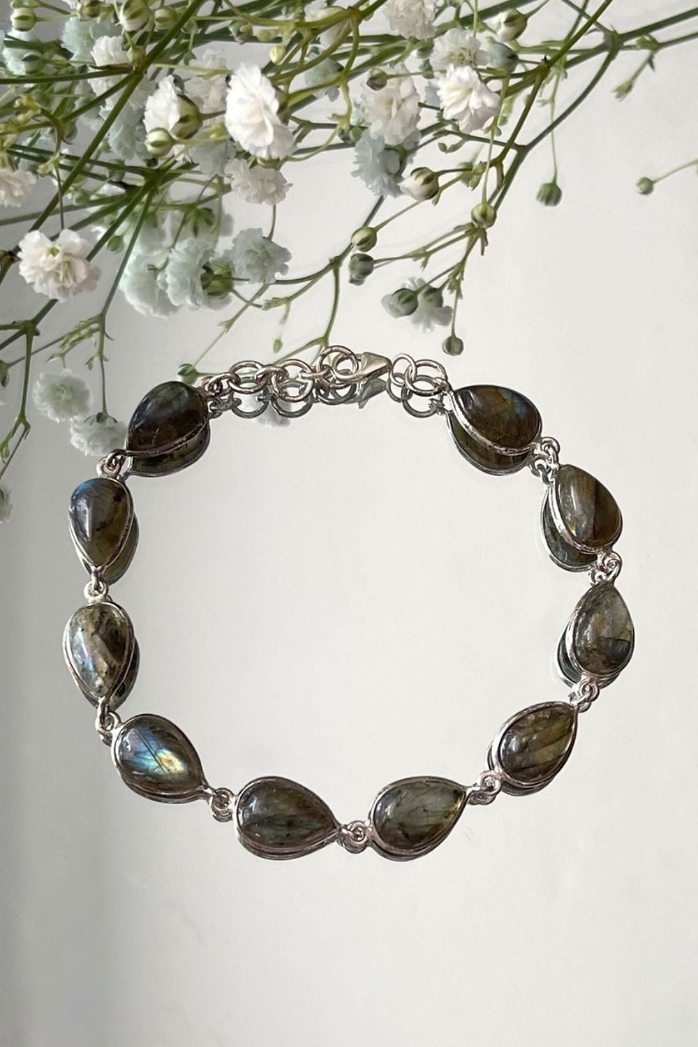 Sivalya Labradorite Silver Bracelet - Dew Drops