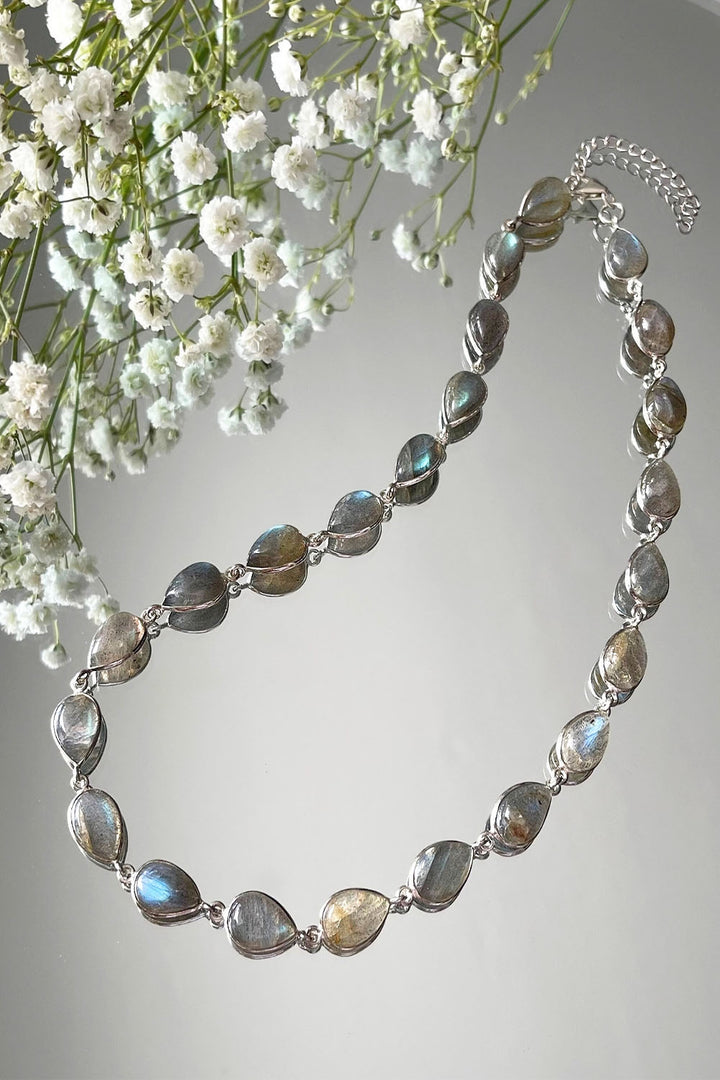 Sivalya Labradorite Silver Necklace - Dew Drops