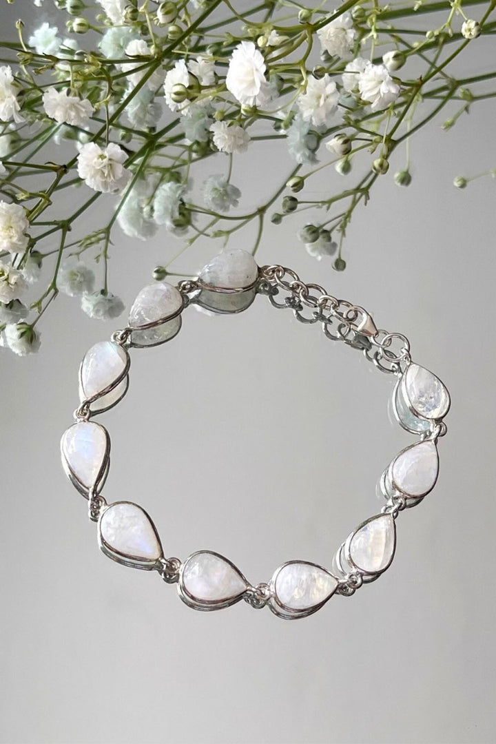 Sivalya Moonstone Silver Bracelet - Dew Drops