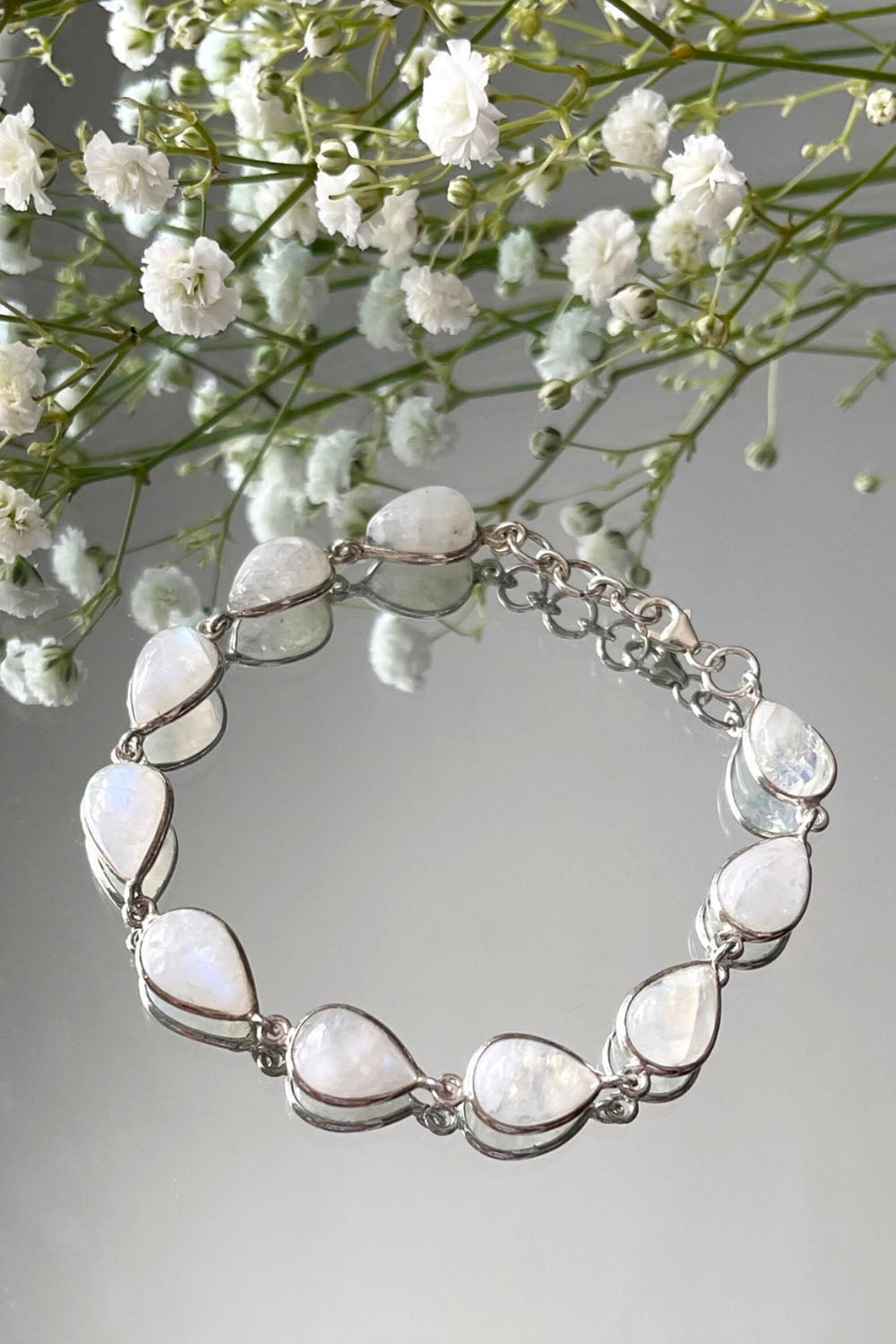 Sivalya Moonstone Silver Bracelet - Dew Drops