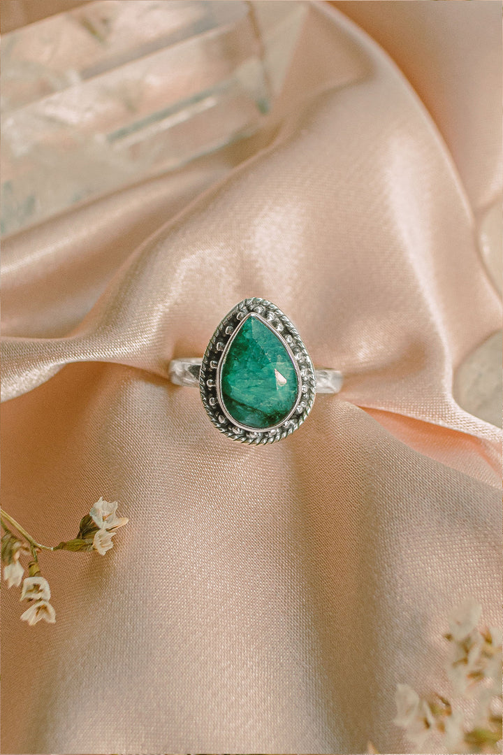 Raw Emerald Silver Ring - Amalfi