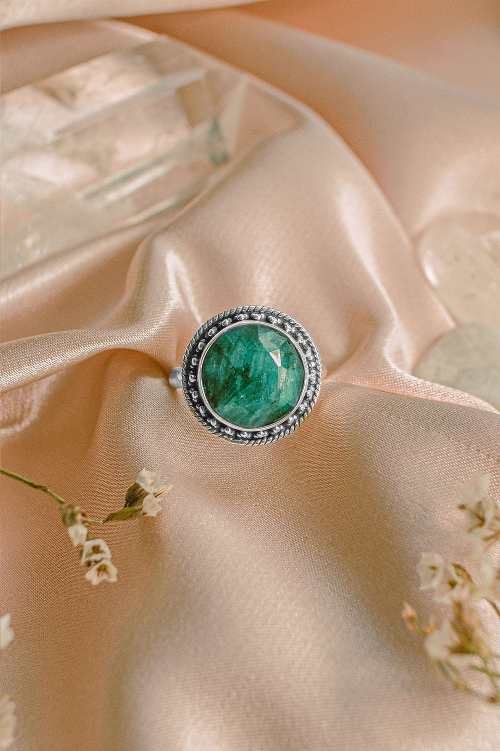 Sivalya Raw Emerald Silver Ring - Aurora